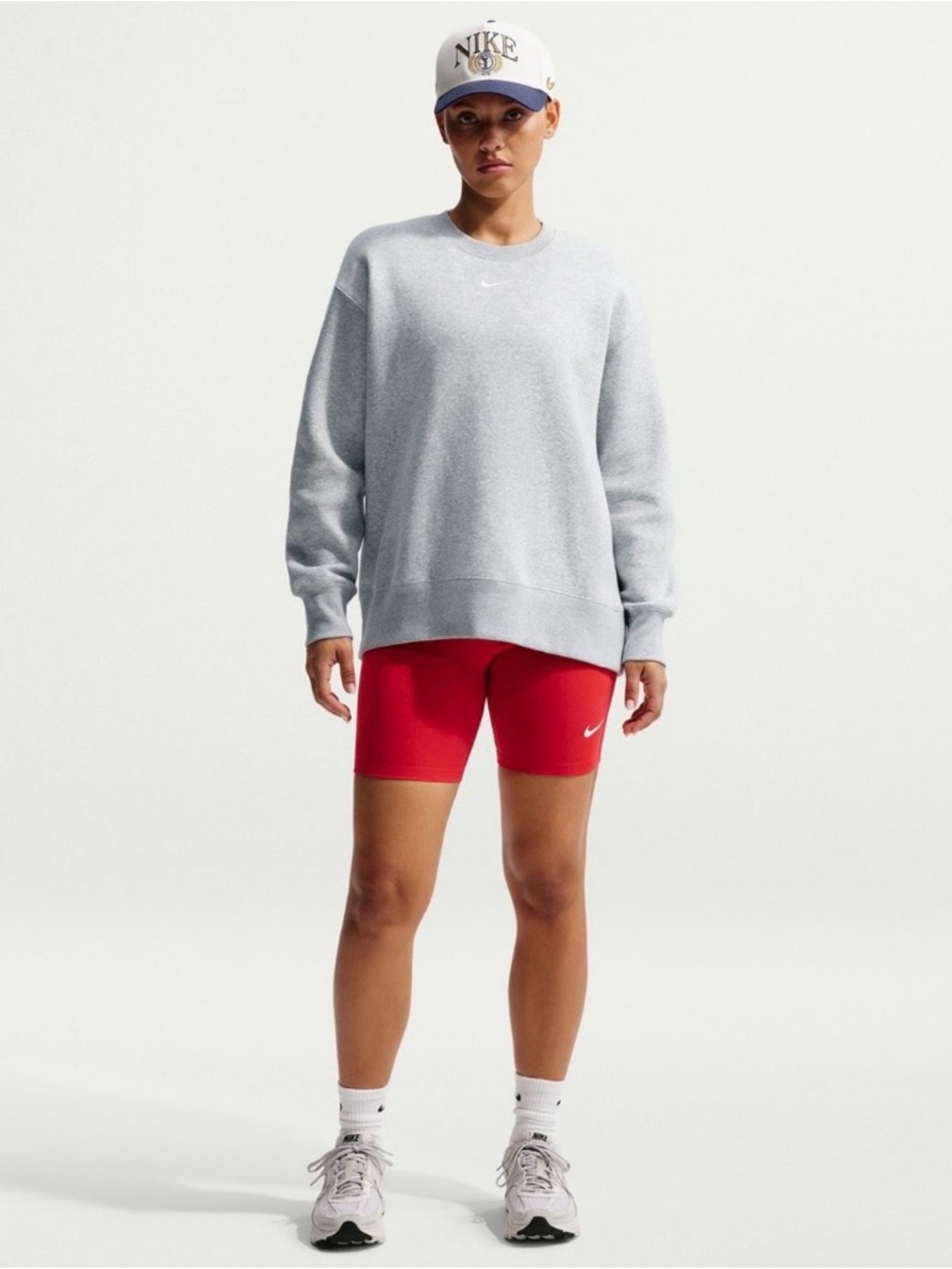 Nike Women's Sportswear Phoenix
Fleece Oversized Crew-Neck Sweatshirt - Picture 3 of 6